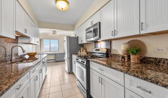 3350 N Carriageway Dr 411, Arlington Heights, IL 60004