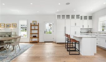 15 High St, Newport, RI 02840