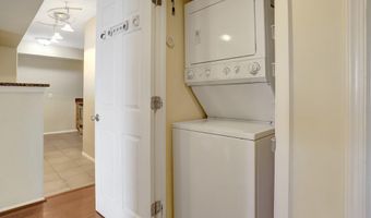 1001 N VERMONT St 813, Arlington, VA 22201