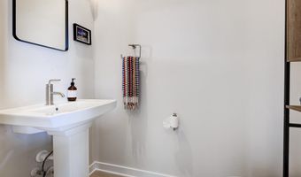 43414 GRANDMOORE St, Ashburn, VA 20148