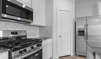 237 Amy St, Angleton, TX 77515