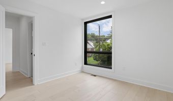 2007 S JOYCE St, Arlington, VA 22202