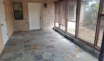 614 N 11th St, Carlsbad, NM 88220