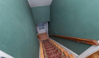 105 Fordson Ave, Cranston, RI 02910