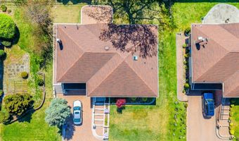 31 Edgemere Dr, Albertson, NY 11507