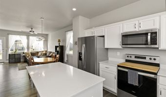 616 NE Pearl Dr, Ankeny, IA 50021