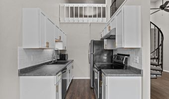 2470 W GLENDALE Ave 2D, Appleton, WI 54914