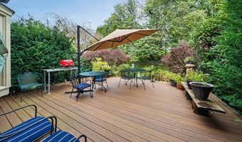 28 STATEN Dr, Hockessin, DE 19707