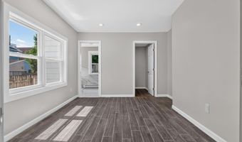 46 E 44TH St, Bayonne, NJ 07002