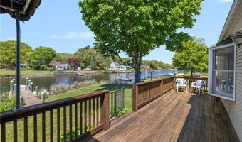 106 N River Dr, Narragansett, RI 02882