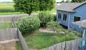 212 S Augusta Ave, Brandon, SD 57005