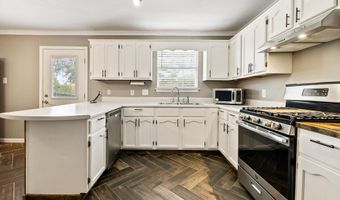 3419 Pawnee Village Dr, Benton, AR 72015