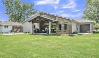 994 Emerald Hills Dr S, Arnolds Park, IA 51331