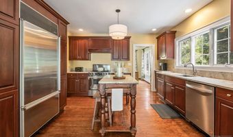 55 Woodland Ave, Allendale, NJ 07401