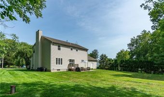 33 Oak Hill Dr, Johnston, RI 02919