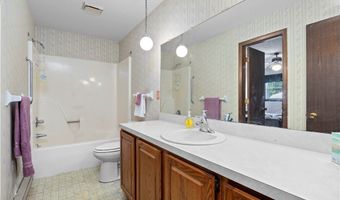 536 Fieldstone Dr, Amherst, OH 44001