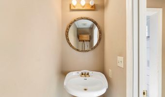 208 S Main St, Abbeville, SC 29620