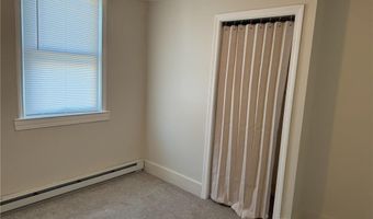 33 Saint Elizabeth St 2, Bristol, RI 02809