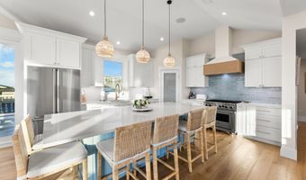 18 Mea Ln, Beach Haven, NJ 08008