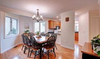13 Woodlawn Cir, Hopkinton, RI 02832