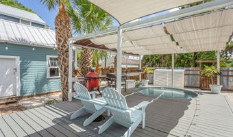 111 4th St, Apalachicola, FL 32320