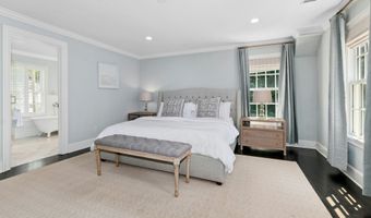 8 Glenwood Dr, Darien, CT 06820