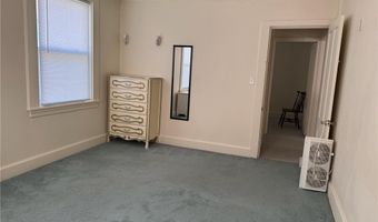 44 Crest St, Middletown, RI 02842