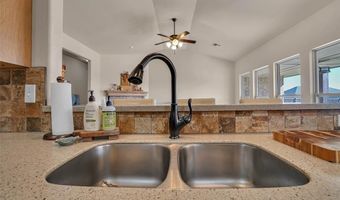 1812 Lynx Ln, Altus, OK 73521