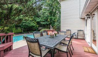 28 Doherty Dr, Middletown, NJ 07748