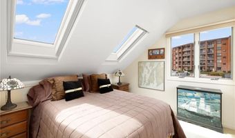 5 Defenders Row, Newport, RI 02840