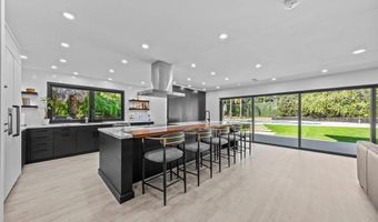 20 Lake Helix Dr, La Mesa, CA 91941