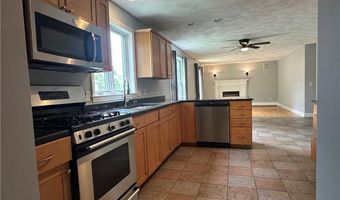 8 Linden St, Bristol, RI 02809