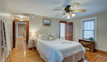 16 Evergreen St, Barrington, RI 02806