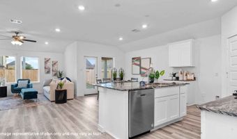 305 Robin St, Angleton, TX 77515