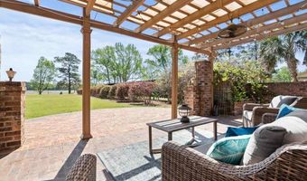 716 Lakeshore Dr, Bennettsville, SC 29512