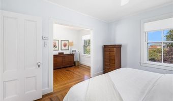 5 Mt. Vernon St, Newport, RI 02840