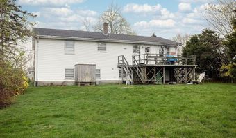 37 Squantum Dr, Middletown, RI 02842