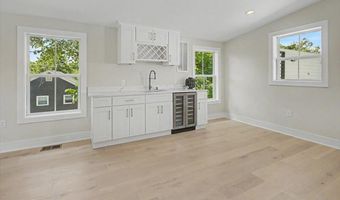 2902 VISTA St NE, Washington, DC 20018