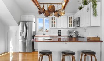 3 Carroll Ave, Newport, RI 02840