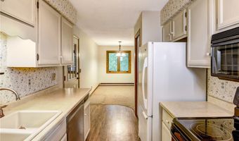 911 Woodglen Ct, Altoona, WI 54720