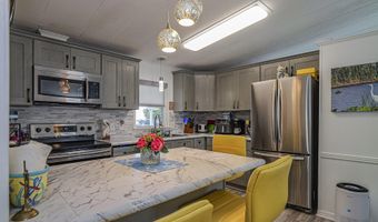 409 Avocado Dr, Barefoot Bay, FL 32976