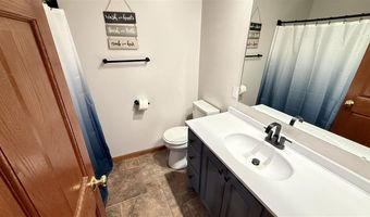 1049 Vine Ave, Riverside, IA 52327