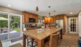 3 Holly Ln, Brookfield, NH 03872