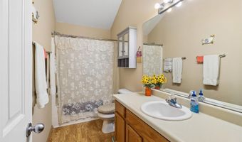 1132 10th Ave NW, Altoona, IA 50009