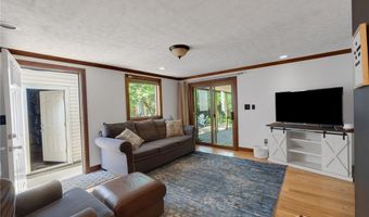10496 Florida St, Aurora, OH 44202