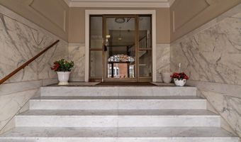 100 Lanark Rd 4, Boston, MA 02135