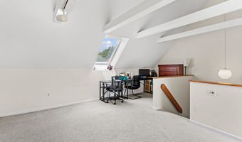 10 Rockingham Ct, Bedford, NH 03110