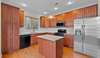 19608 EDGEMONT Sq, Ashburn, VA 20147