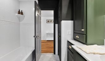 8 Telfer Dr, Alloway, NJ 07418
