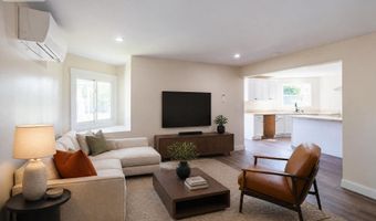863 Minot Ave, Auburn, ME 04210